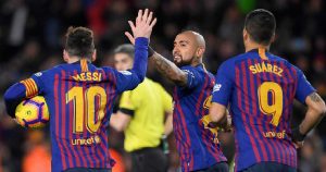 Lee más sobre el artículo El genio de Messi apaga el fuego del Valencia en el Camp Nou