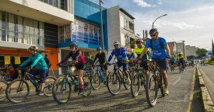 Lee más sobre el artículo Ciclistas del Área Metropolitana participaron del Tercer Ciclopaseo institucional “Pedalea por Dosquebradas