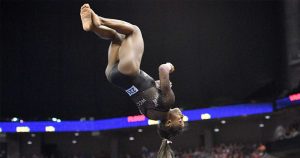Lee más sobre el artículo Simone Biles asombra al mundo con un salto inédito