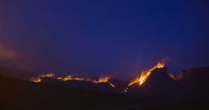 Lee más sobre el artículo El incendio de Gran Canaria carboniza ya 10.000 hectáreas y avanza hacia el sur de la isla