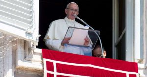 Lee más sobre el artículo El PAPA: EL CHISME ES PEOR QUE EL COVID-19