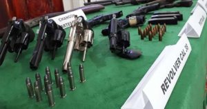 Lee más sobre el artículo Cárcel para tres hombres capturados en flagrancia con armas de fuego y munición en Tuluá