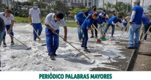 Lee más sobre el artículo LA EMPRESA DE ASEO DE PEREIRA REALIZÓ LIMPIEZA INTEGRAL DE LA PLAZA CÍVICA CIUDAD VICTORIA