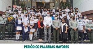 Lee más sobre el artículo PEREIRA GRADUÓ A 77 BACHILLERES COMO “GUARDIANES DEL TURISMO Y PATRIMONIO NACIONAL”