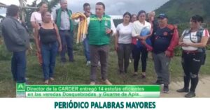 Lee más sobre el artículo Director de la CARDER entregó 14 estufas eficientes en las veredas Dosquebradas y Guarne de Apía