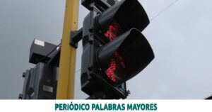 Lee más sobre el artículo Semáforo de Jota Gallo está en modo destello para regular el tráfico pesado de la zona