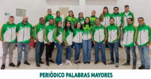 Lee más sobre el artículo Docentes que representarán a Risaralda en el Encuentro Nacional del Magisterio recibieron sus uniformes oficiales
