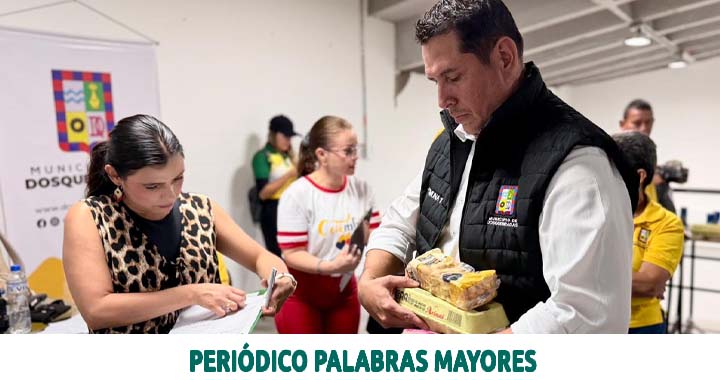 Lee más sobre el artículo Alcalde Roberto Jiménez entregó 51 mercados a ediles de Dosquebradas