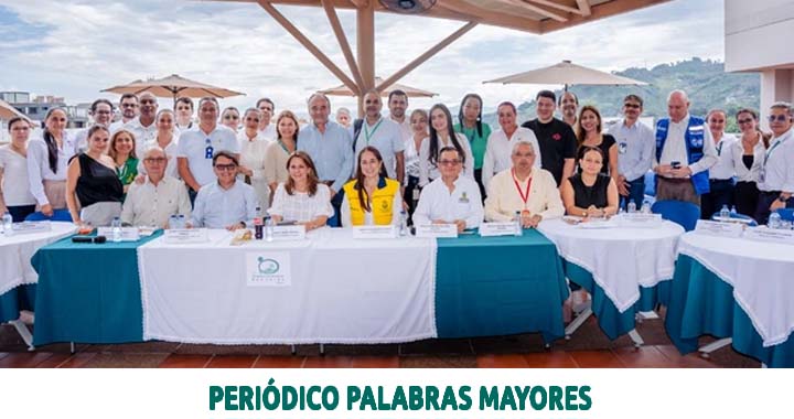 Lee más sobre el artículo Gobierno nacional anuncia desde Pereira plan para recuperación y reconstrucción del sector salud